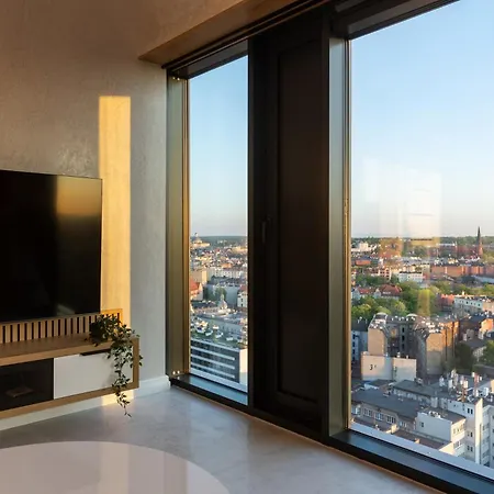 E&m Prestige-19 Pietro Global Luxury Sky View *
