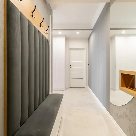 E&m Prestige-19 Pietro Global Luxury Sky View كاتوفيتسه