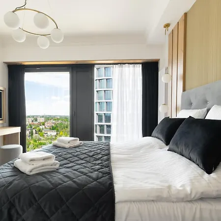 E&m Prestige-19 Pietro Global Luxury Sky View
